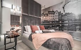Granaria Luxury Apartment With Parking By Comfy Apartments